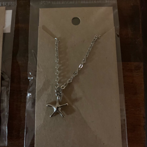 Silver Tone Beach Shell Starfish Sand Dollar Charm - Picture 7 of 8